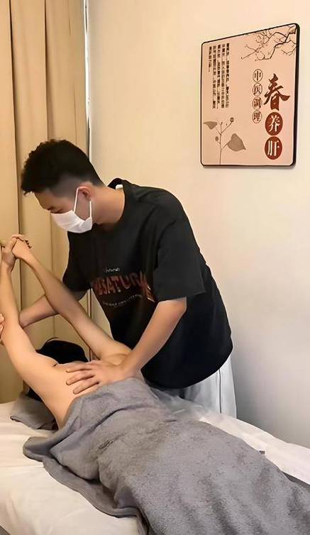 亚洲激情久久精品的相关介绍