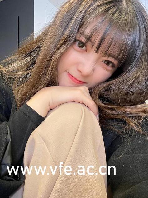爆操极品美女老师的相关介绍