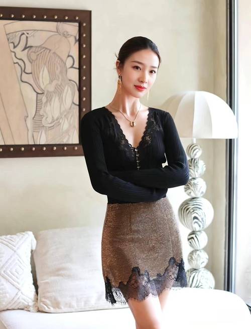 猛操美女教师的相关介绍