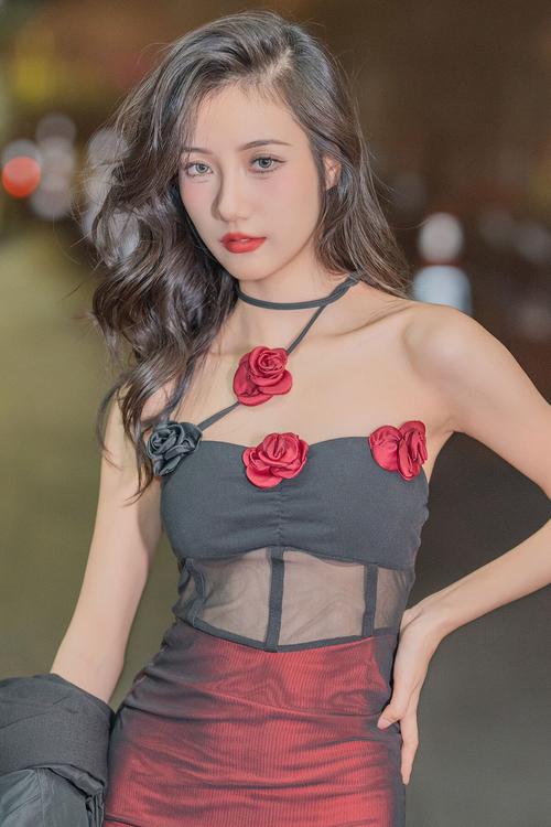 美女女秘书的目的的相关介绍
