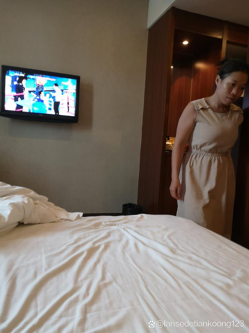 羞羞人妻的相关介绍