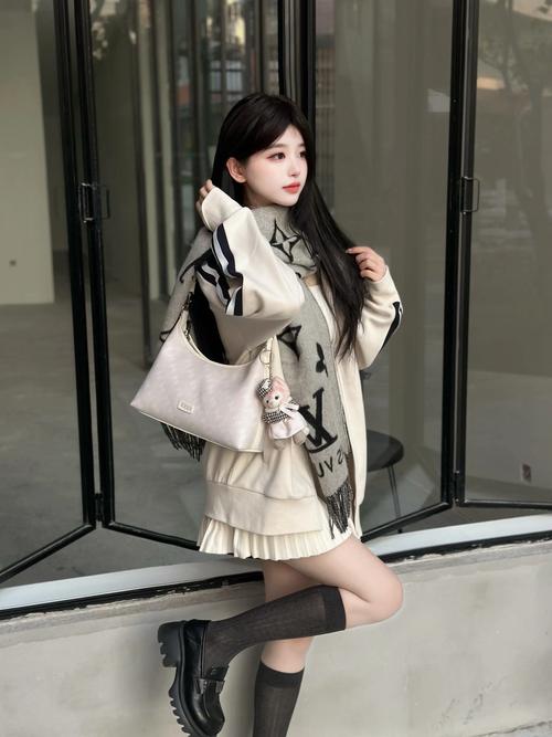 日韩美女av在线一区二区的相关介绍