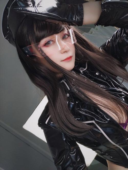 激情人妻 少妇 av的相关介绍