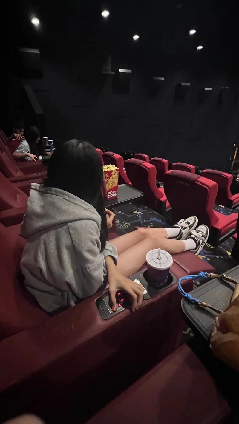 16—17女人毛片的相关介绍