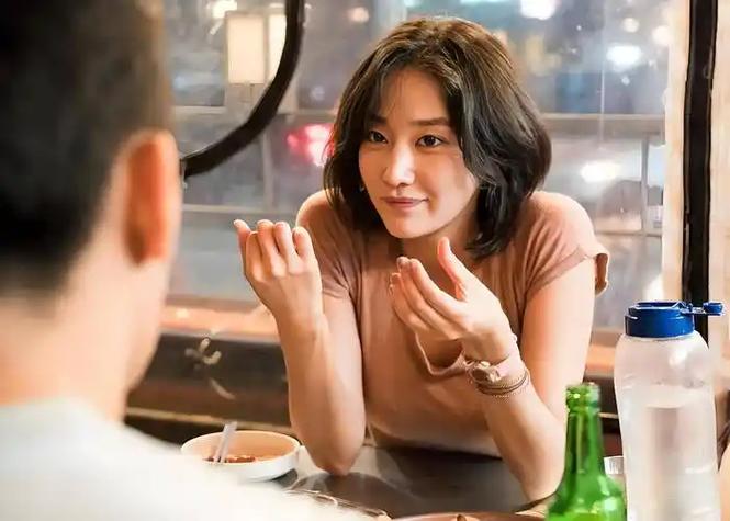 美女操白的相关介绍