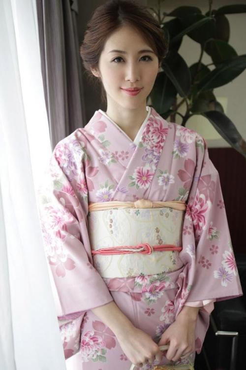 18摸视频app下载的相关介绍