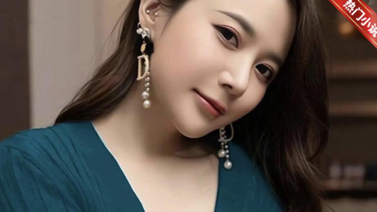 男子操白丝美女的相关介绍