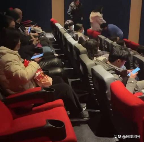 少妇av射精精品蜜桃专区的相关介绍
