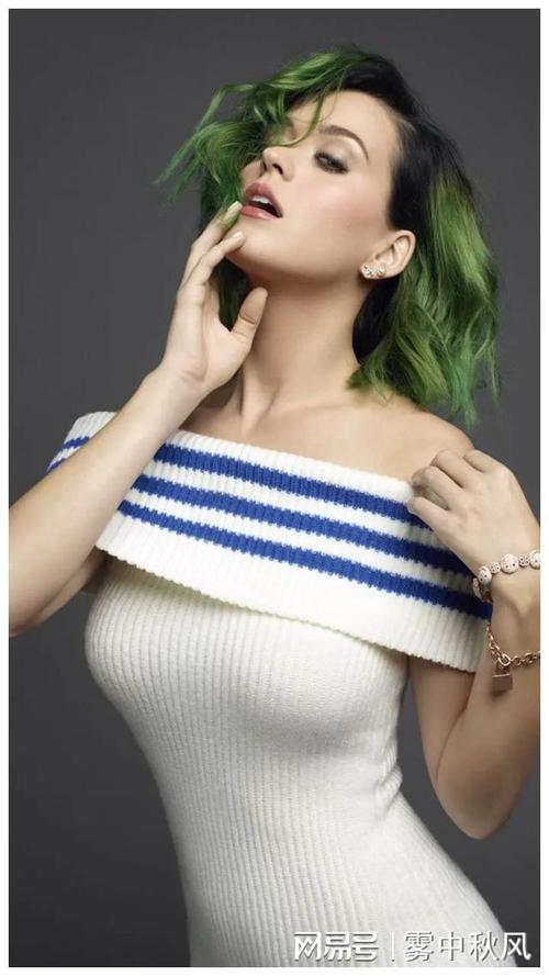 巨乳诱惑女秘书在线的相关介绍