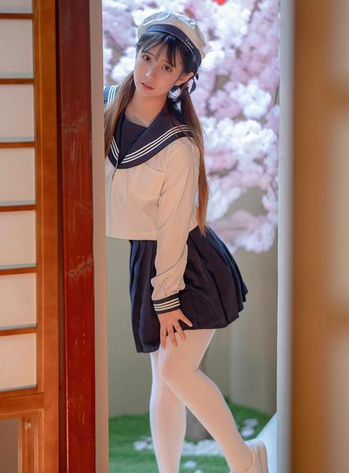 美女老师啪啪啪小说的相关介绍